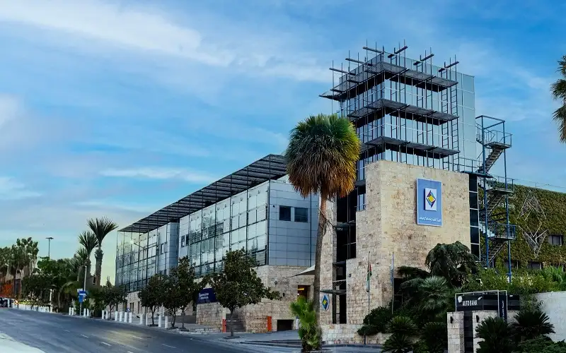 البنك الأردني الكويتي يرعى مؤتمر نموذج