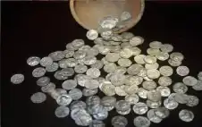 كنز أثري فضي