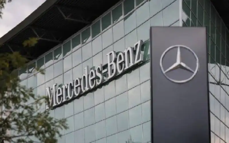 تراجع أرباح مرسيدس بنز بنحو النصف