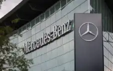 تراجع أرباح مرسيدس بنز بنحو النصف