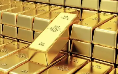 الذهب يتراجع بعد صعود الدولار عقب