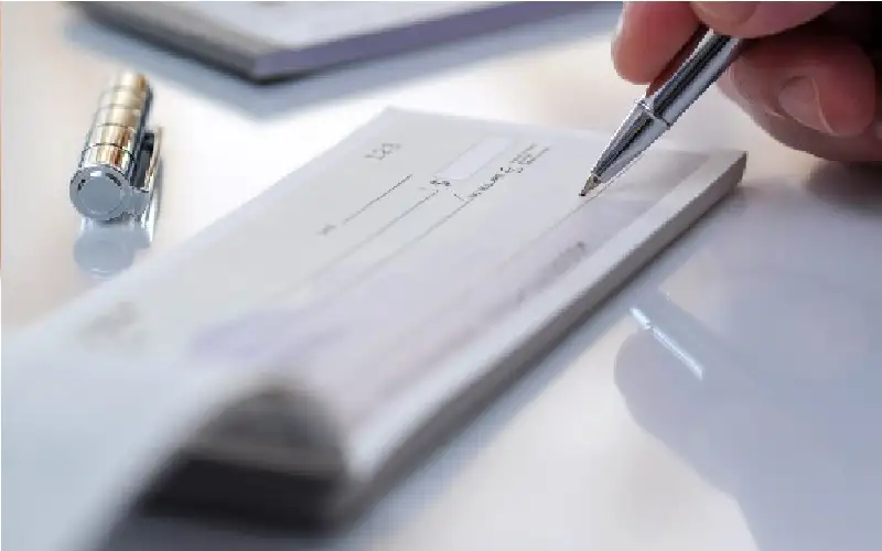 11.4 ألف شيك مرتجع الشهر الماضي