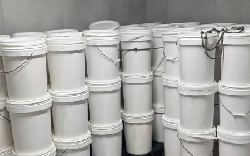 إغلاق مستودع غير مرخص يدخل حليبا