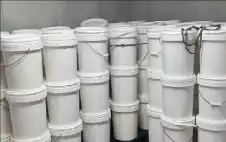 إغلاق مستودع غير مرخص يدخل حليبا