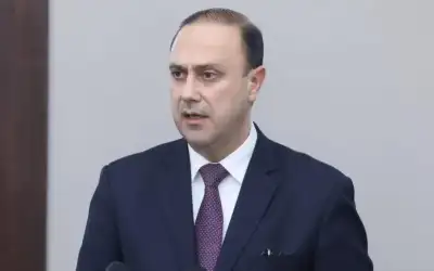 رئيس الوزراء اللبناني يعلق على الانفجار