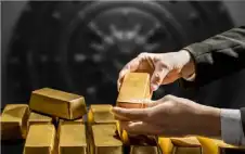 ‏اقتصاد الstrongخوstrongف يشعل سوق السبائك الذهبية