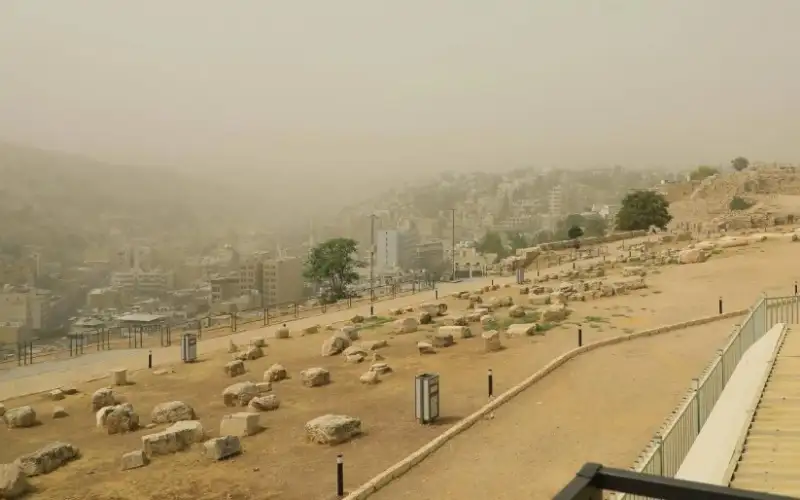 أمطار غزيرة وحرارة متدنية .. الأردن