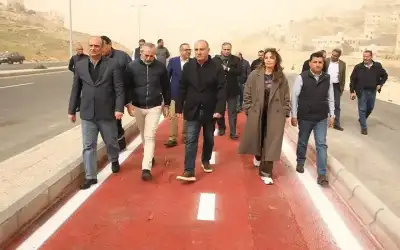 حريق صيدلية في العقبة (صور)