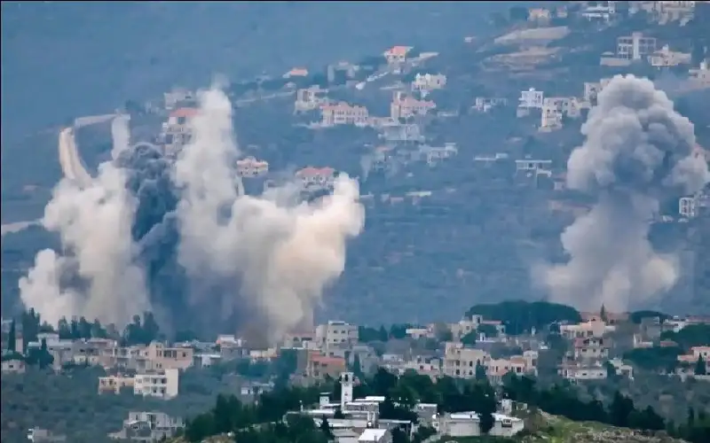 إسرائيل تستهدف مواقع لحزب الله جنوب