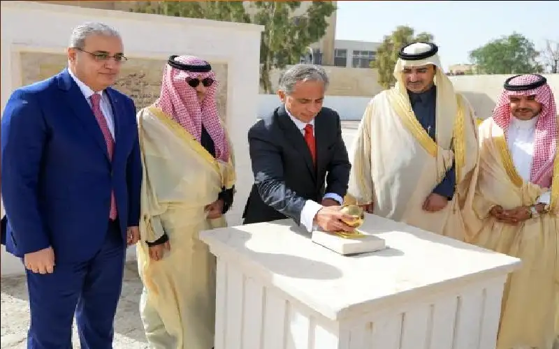 حسان يضع حجر الأساس لمبنى جديد