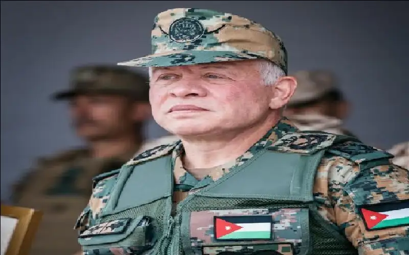 الملك لرفاق السلاح: أنتم مصدر فخر