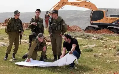 هيلاري كلينتون تنتقد ترامب بشأن موقفه