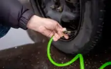 تعبئة الإطارات بغاز النيتروجين: دقة علمية