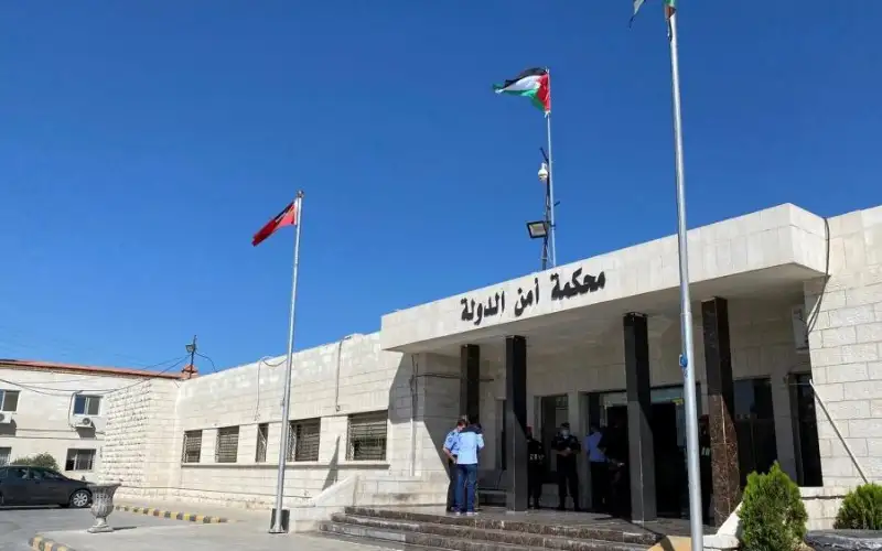 إحالة 5 صيدليات إلى محكمة أمن