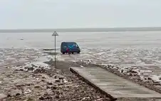 خرائط غوغل تقود شاحنة أمازون إلى