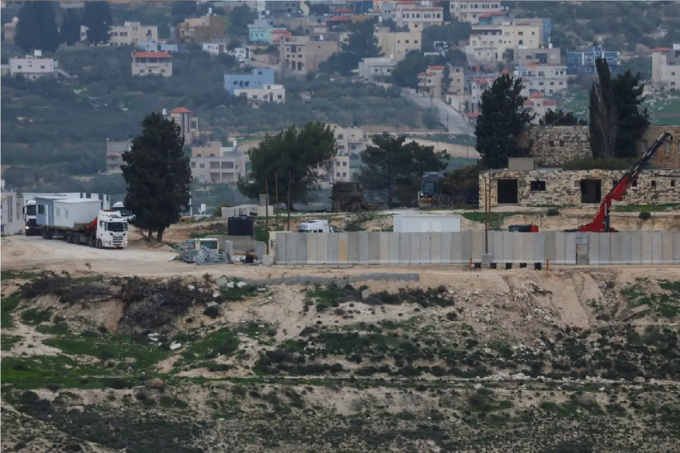 الاتحاد الأوروبي (يدعو) إسرائيل للتراجع عن