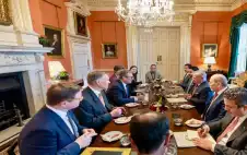 الملك يؤكد لستاstrongرمstrongر موقف الأردن الرافض