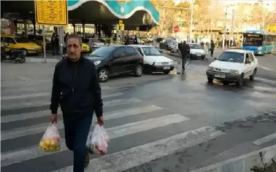 مال ـ تضخم واحتجاجات وانهيار العملة.. الاقتصاد الإيراني