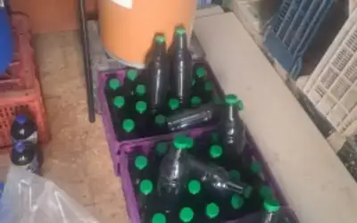 يستأجر قاتلا يطلق عليه الرصاص من