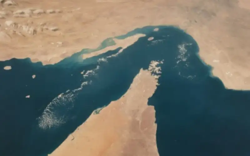 إيران تعتزم إغلاق مضيق هرمز