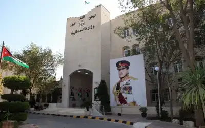 انهيار فندق في الأرجنتين.. قتيل وعالقون