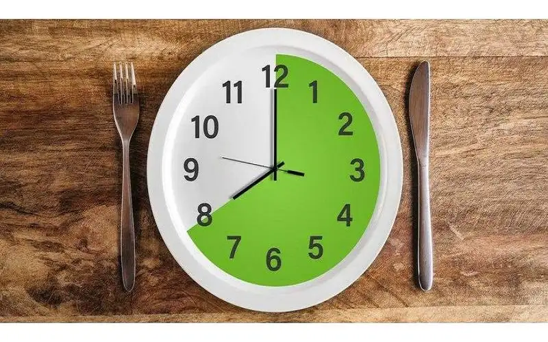 الصيام المتقطع يقلص أعراض داء كرون