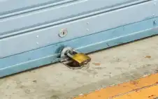 إتلاف 112 كيلوغراما من المواد الغذائية