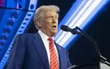 ترامب يأمر الجيش الأمريكي بالاستعداد لاسقاط