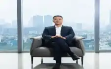 كيف حولت strongعيstrongون الروبوتات مهندسا صينيا