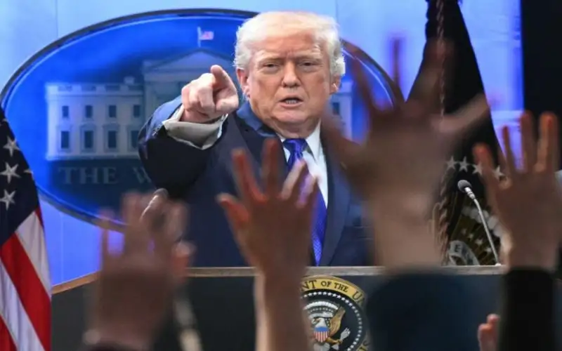 ترامب يعلن زيادة نسبة التعرفات الجمركية