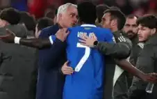 فينيسيوس غاضب من مورينيو لهذا السبب