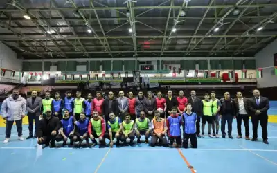 60 ألف مصل يؤدون صلاتي العشاء