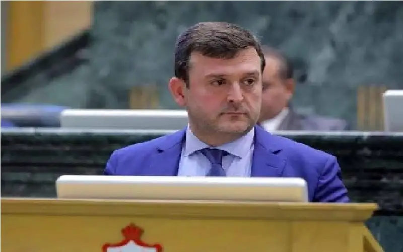 النائب العمري: مع ضمان يحفظ الكرامة،