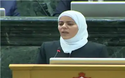 هولاند: الماكرونية السياسية انتهت