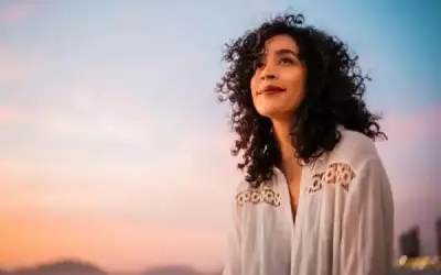 امرأة نيسان ـ بينها البساطة والامتنان .. 8 علامات