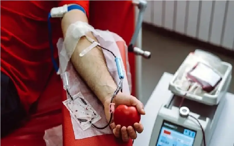 اقتصاد البلازما.. أمريكيون يبيعون دمائهم لمواجهة