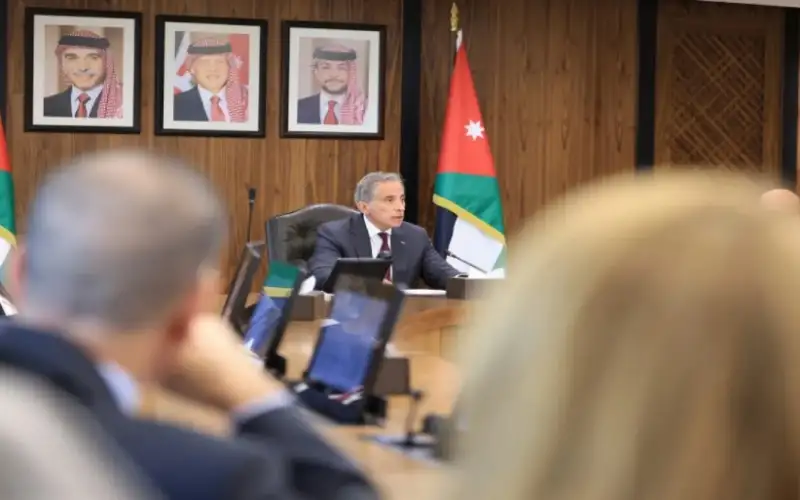 حسان: الإبقاء على فارق الخمس سنوات