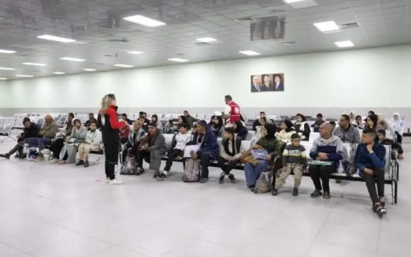 635 طفلا و1598 مرافقا نقلهم الأردن