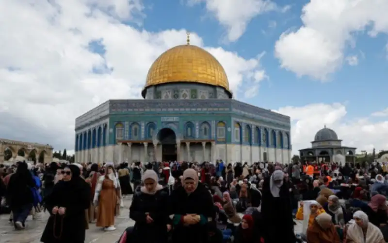 الاحتلال يصدر 300 قرار إبعاد عن