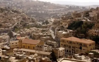 635 طفلا و1598 مرافقا نقلهم الأردن