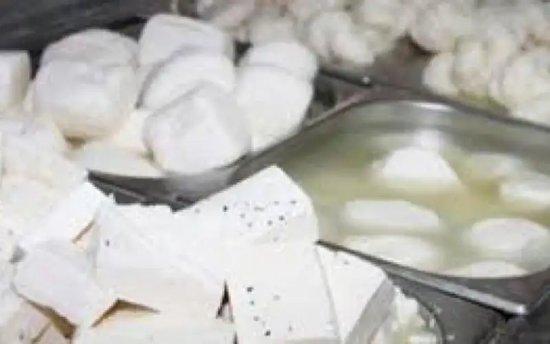 إزالة 37 بسطة مخالفة وإغلاق محل