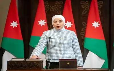 إزالة 37 بسطة مخالفة وإغلاق محل