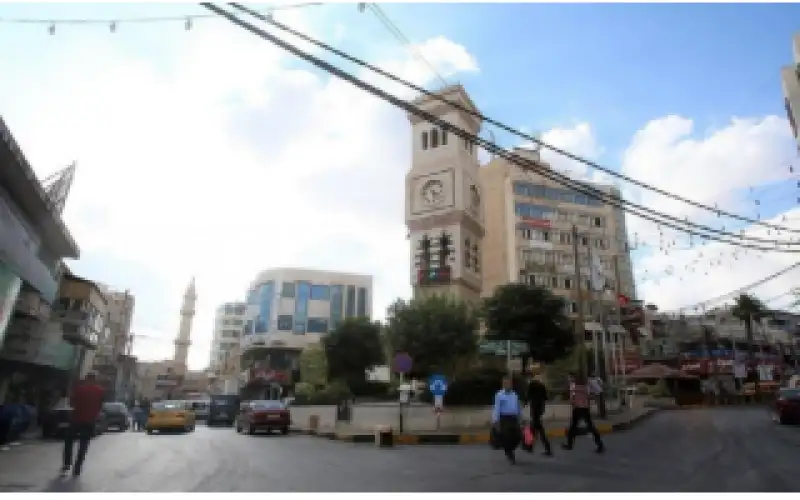 إزالة 25 بسطة متنقلة معتدية على