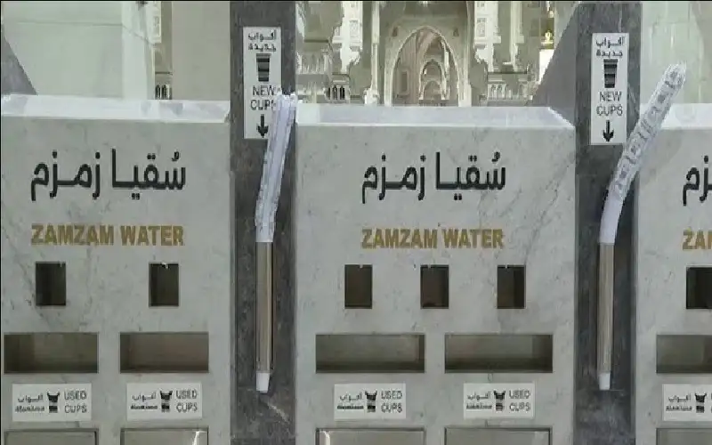 بئر زمزم.. معجزة الماء المبارك الذي