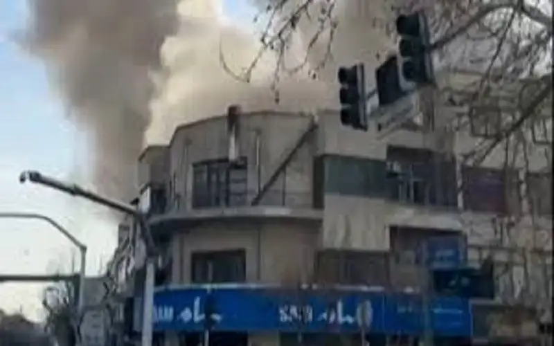 العراق يغلق مجاله الجوي وسلام يحذر