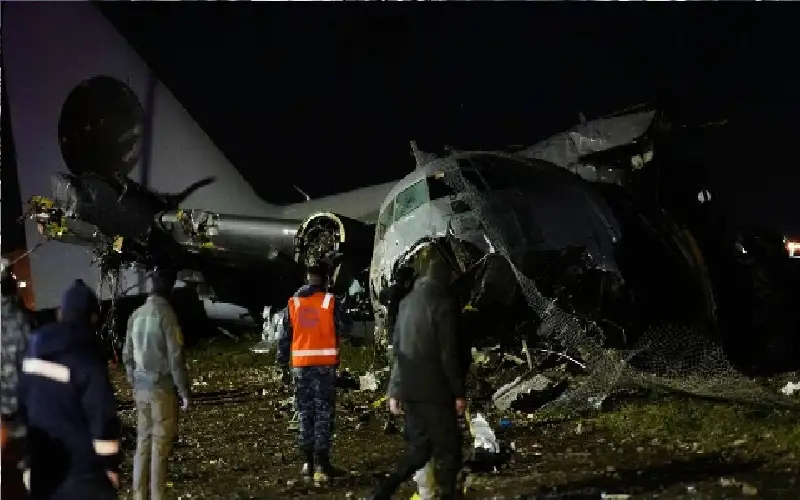 تحمل أوراقا نقدية .. مقتل وإصابة