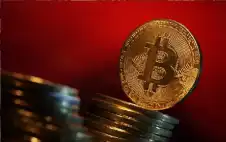 بيتكوين تهوي بعد الضربة الأمريكية الإسرائيلية