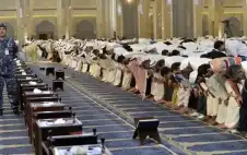 الكويت تلغي صلاة التراويح في كافة