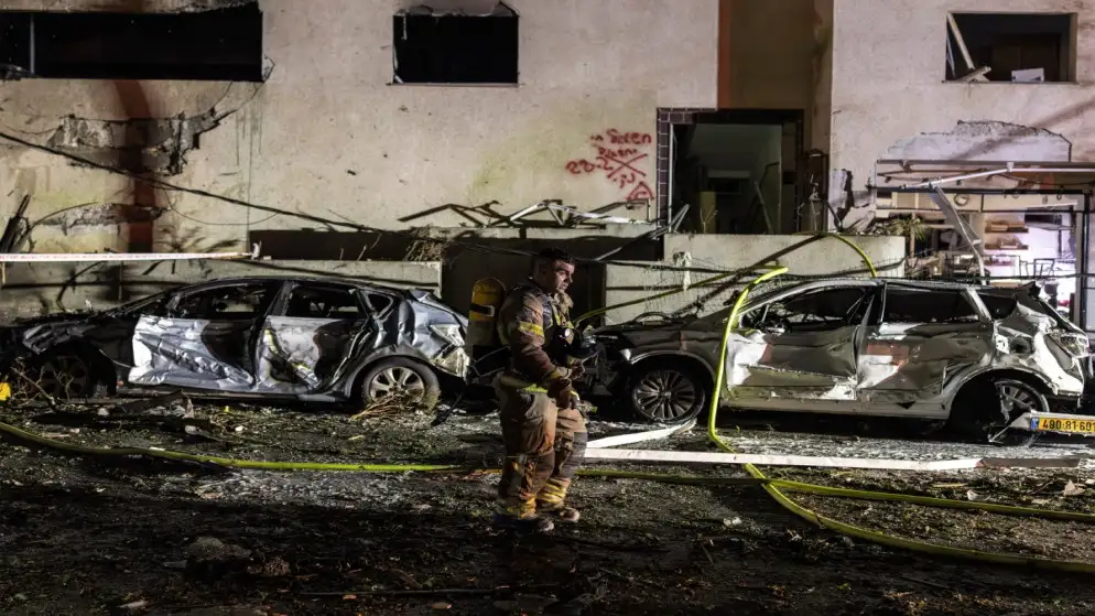 إيران تستهدف قاعدة تل نوف ومقر