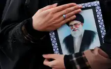 من هو المرشد الإيراني علي خامنئي؟